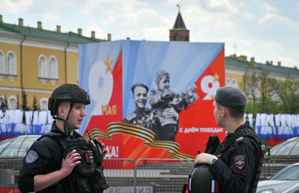 Војници надгледају безбедност у центру Москве. - Sputnik Србија