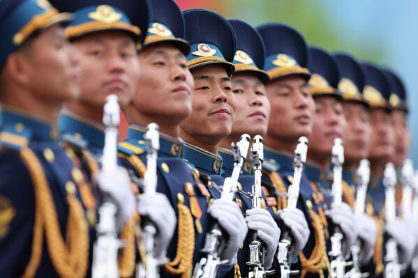 Севернокорејски војници на војној паради у Москви у част 81. годишњице Победе у Великом отаџбинском рату. - Sputnik Србија
