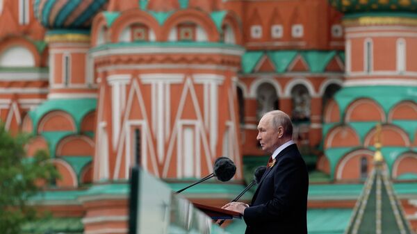 Prezident RF Vladimir Putin na voennom parade v Moskve v čestь 81-й godovщinы Pobedы v Velikoй Otečestvennoй voйne - Sputnik Srbija