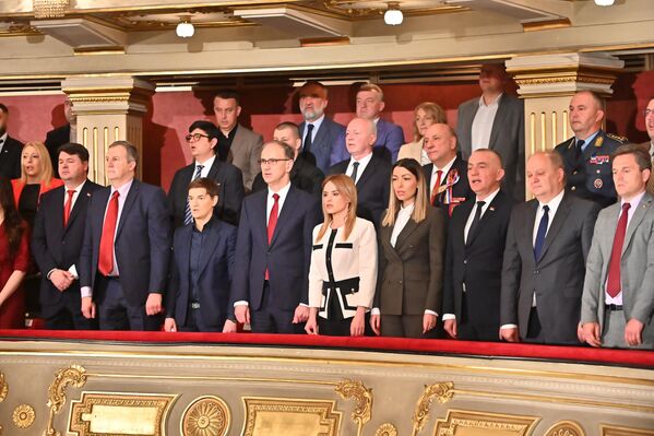 Svečanoj akademiji su prisustvovali predsednica Narodne skupštine Srbije Ana Brnabić, predsednik vlade Đuro Macut, ministri u Vladi, predstavnici Vojske Srbije, MUP-a, verskih zajednica, diplomatskog kora, veteranskih organizacija, udruženja za negovanje tradicija oslobodilačkih ratova i brojni gosti. - Sputnik Srbija