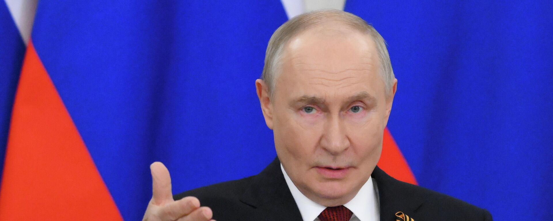 Vladimir Putin u razgovoru sa novinarima 9. maja - Sputnik Srbija, 1920, 10.05.2026