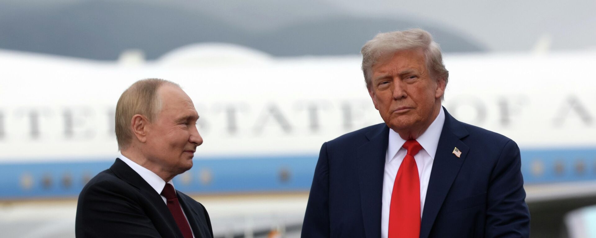 Predsednici Rusije i SAD, Vladimir Putin i Donald Tramp - Sputnik Srbija, 1920, 15.06.2026