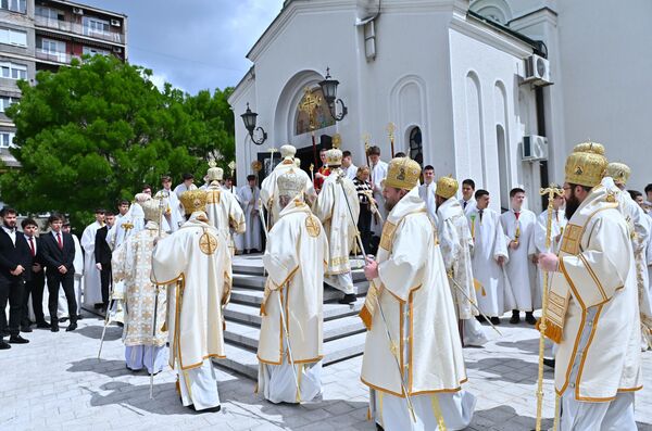 Saboru prisustvuju episkopi SPC iz celog sveta - Sputnik Srbija