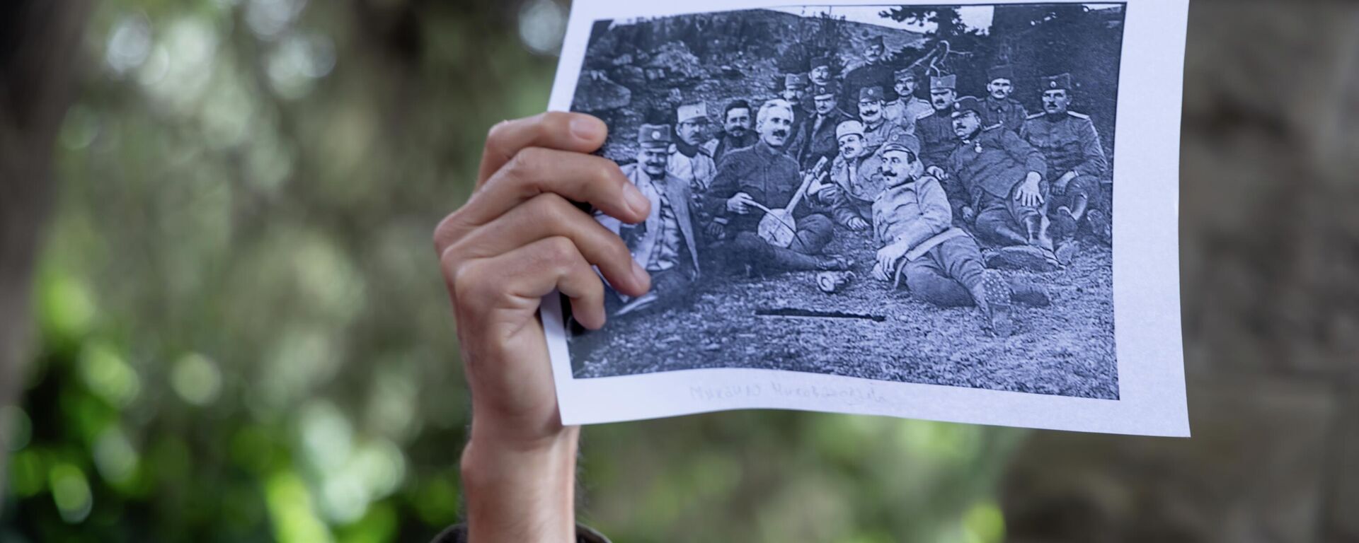 Detalj sa „Istorijskog časa” ispred spomenika „Drinskoj diviziji” na Krfu - Sputnik Srbija, 1920, 17.05.2026
