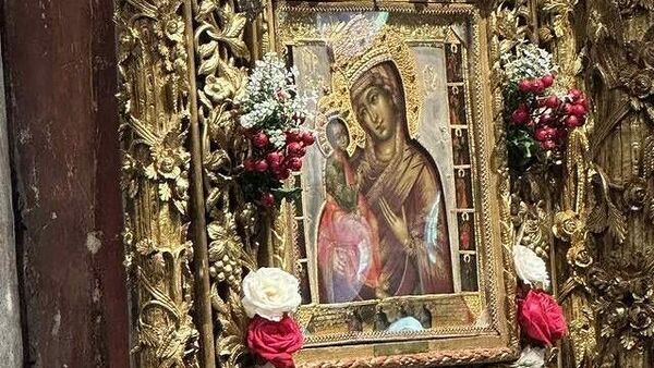 Пећка Красница, икона Пресвете Богородице коју је осликао Свети апостол Лука, заштитиница Пећке патријаршије - Sputnik Србија