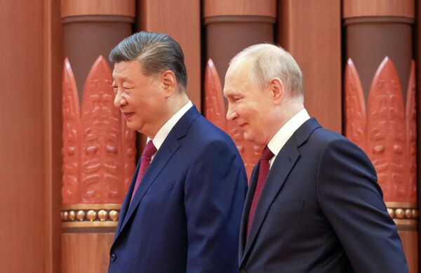 Путин је оценио да су разговори били садржајни и пријатељски, док је Си изјавио да је постигнута сагласност да се Споразум о добросуседству, пријатељству и сарадњи продужи. - Sputnik Србија