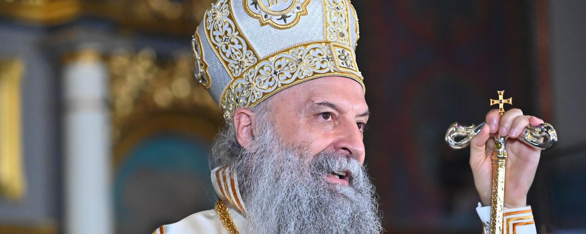 Након уноса светиње, у цркви је почело празнично вечерње богослужење које је служио патријарх српски Порфирије  - Sputnik Србија, 1920, 27.05.2026