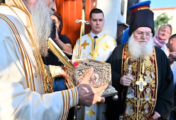 Појас Пресвете Богородице верници сматрају чудесним и зову га парче неба, бројна сведочанстава говоре о његовим исцељењима - Sputnik Србија