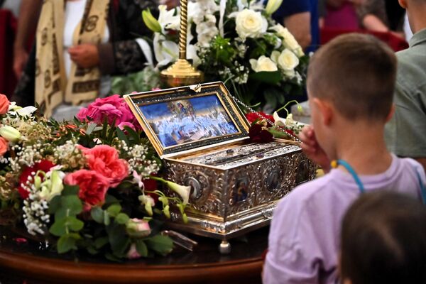 Појас Пресвете Богородице верници сматрају чудесним и зову га &quot;парче неба&quot;, бројна сведочанстава говоре о његовим чудима - Sputnik Србија