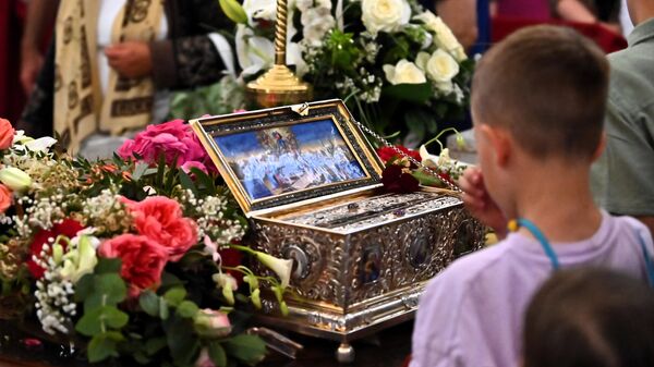 Појасу Пресвете Богородице поклонило се више од пола милиона верника