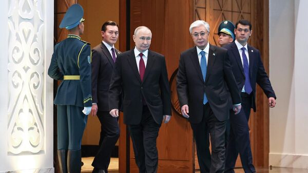 Vladimir Putin i Kasim Žomart Tokajev u Astani - Sputnik Srbija