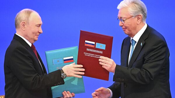 Putin i Tokajev potpisali dokument o zajedničkoj saradnji - Sputnik Srbija