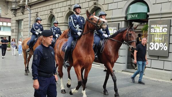 Tradicionalni defile konjanika Policijske brigade i Orkestra policije - Sputnik Srbija