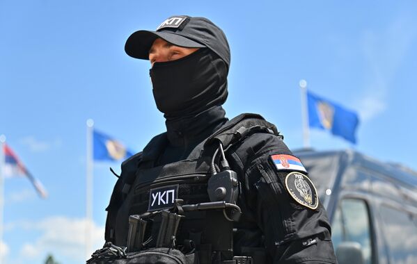 Припадник Управе криминалистичке полиције  - Sputnik Србија