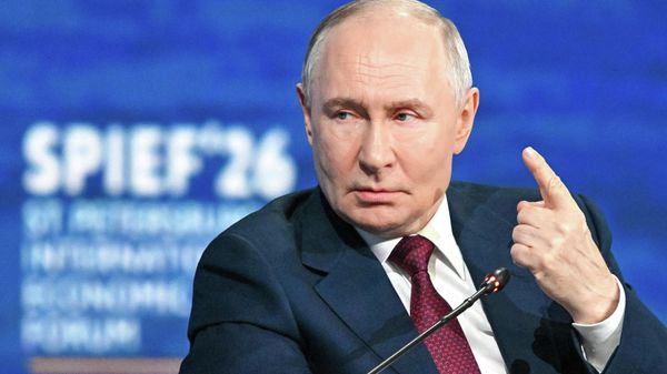 Ruski predsednik Vladimir Putin na Međunarodnom ekonmskom forumu u Sankt Peterburgu 2026. - Sputnik Srbija