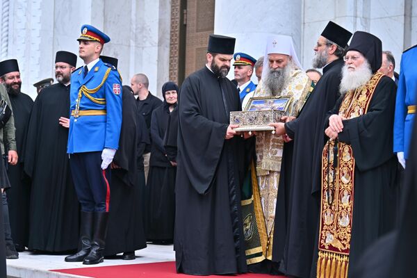 Долазак Појаса Пресвете Богородице на тло Србије после 600 година, доказ је духовних веза које српски народ и Српска православна црква вековима негују са манастиром Ватопед. - Sputnik Србија