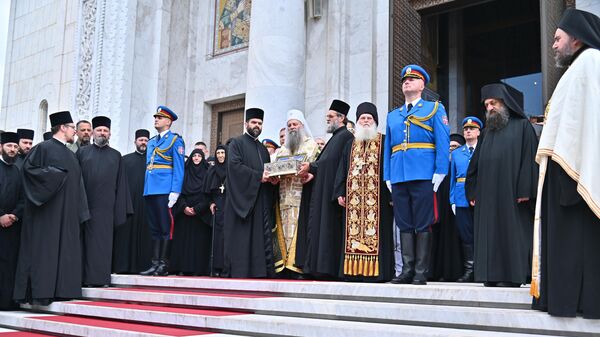 Часни Појас Пресвете Богородице испраћен уз највише црквене и државне почасти - Sputnik Србија