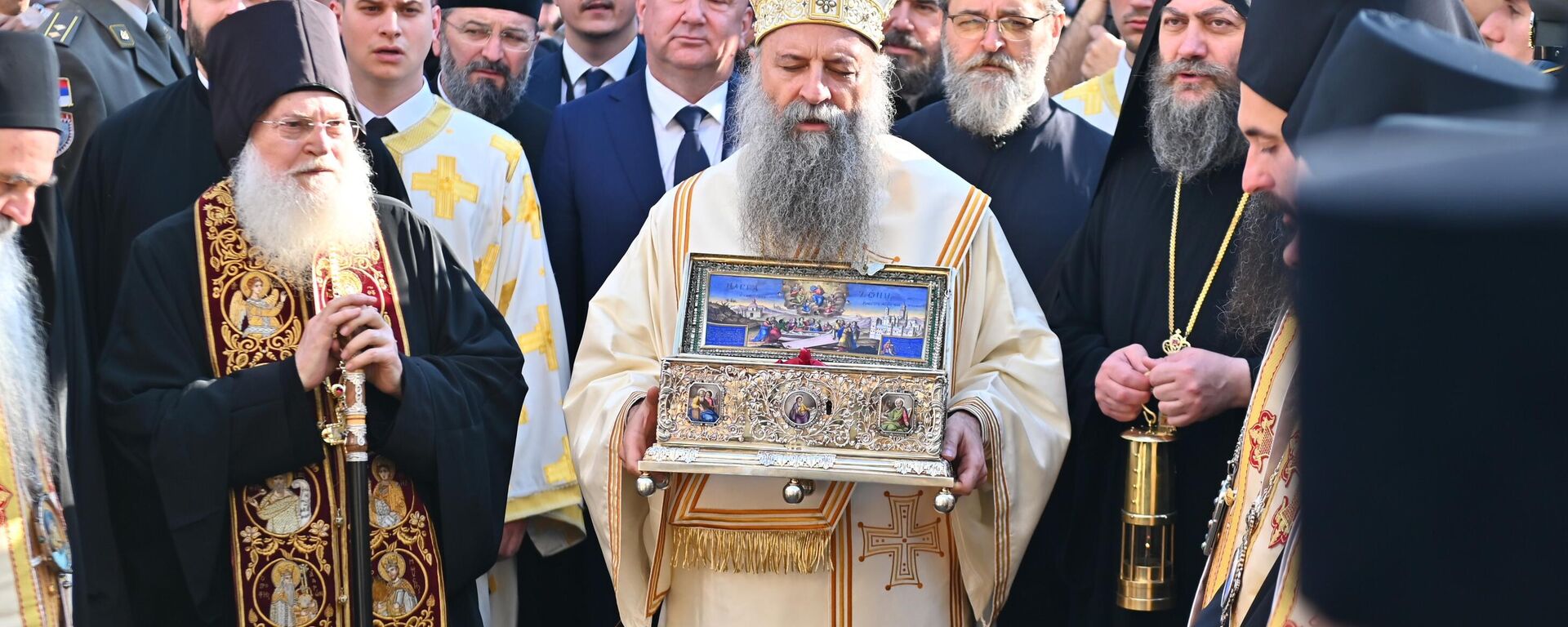 Jednu od najvećih svetinja hrišćanskog sveta – Časni pojas Presvete Bogorodice, u srpsku prestonicu je povodom obeležavanja Spasovdana, doneo iguman manastira Vatopeda arhimandrit Jefrem  - Sputnik Srbija, 1920, 08.06.2026