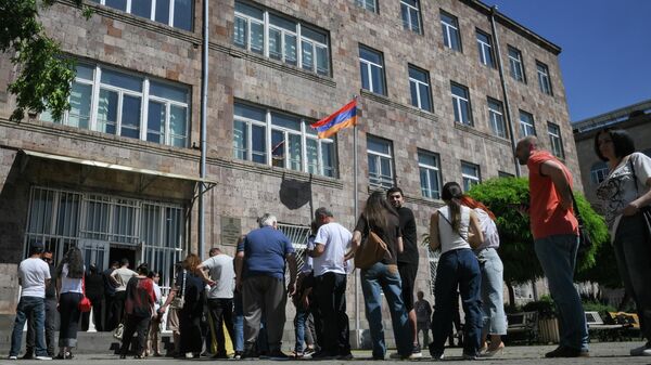 Странка Пашињана води на парламентарним изборима у Јерменији