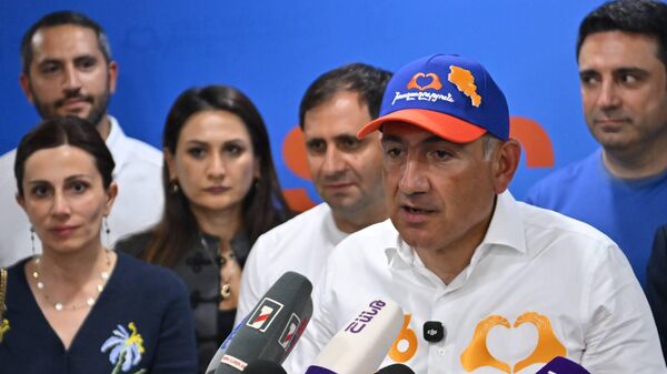 Пашињан прогласио тријумф, а проценти настављају да падају