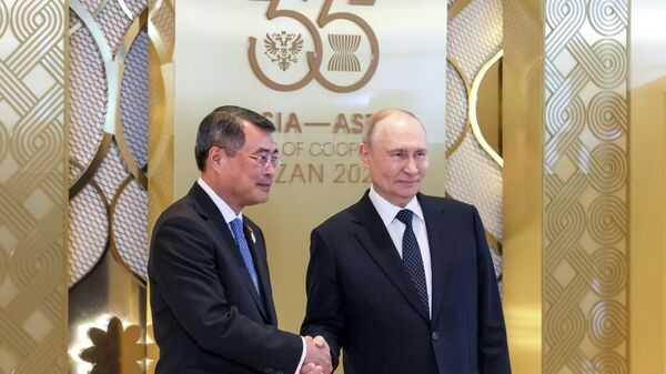 Prezident RF Vladimir Putin i premьer-ministr Socialističeskoй Respubliki Vьetnam Le Minь Hыng - Sputnik Srbija