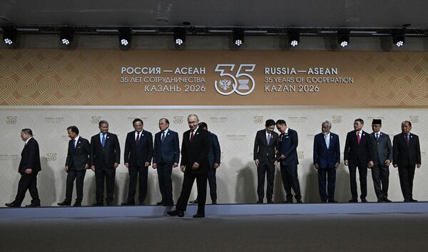На крају самита планирано је потписивање четири документа - Казањске декларације, Акционог плана за спровођење стратешког партнерства Русија-АСЕАН, као и заједничке изјаве Русије и АСЕАН-а о енергетици и култури. - Sputnik Србија