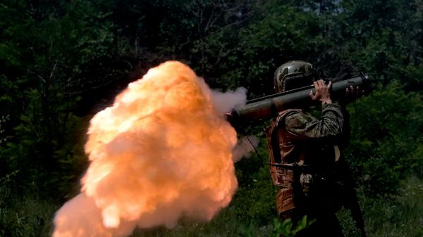 Војник групе Запад у зони специјалне војне операције Војник групе Запад у зони специјалне војне операције - Sputnik Србија