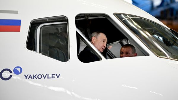 Путину представљени нови руски авиони /видео/