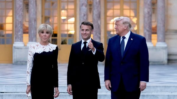 Брижит Макрон, Емануел Макрон и Доналд Трамп - Sputnik Србија