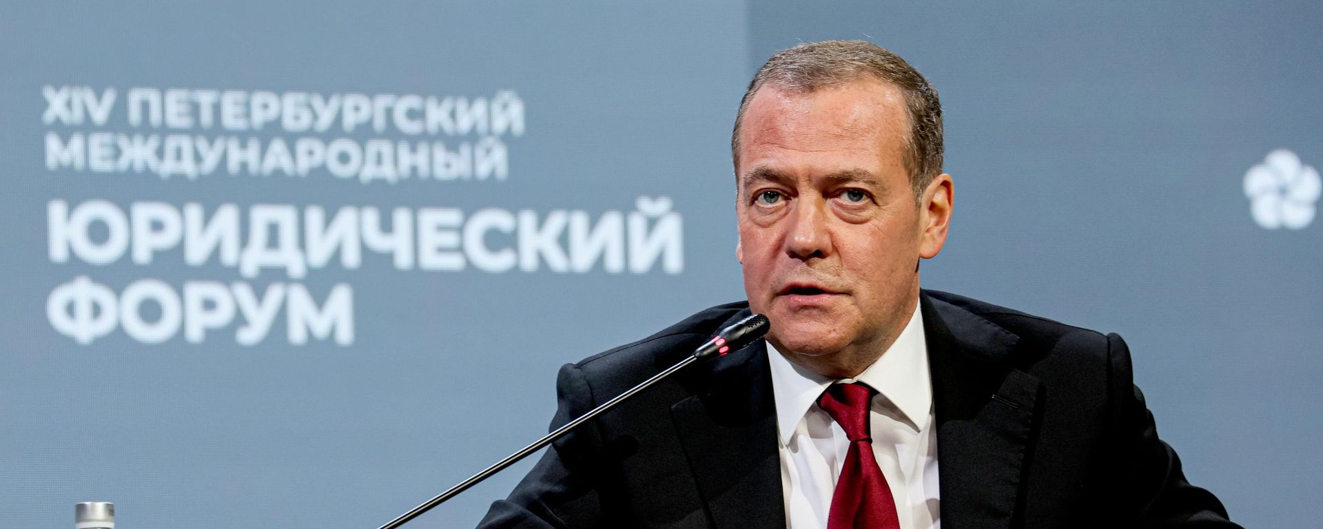 Zamenik predsednika Saveta bezbednosti Rusije Dmitrij Medvedev - Sputnik Srbija, 1920, 21.09.2026