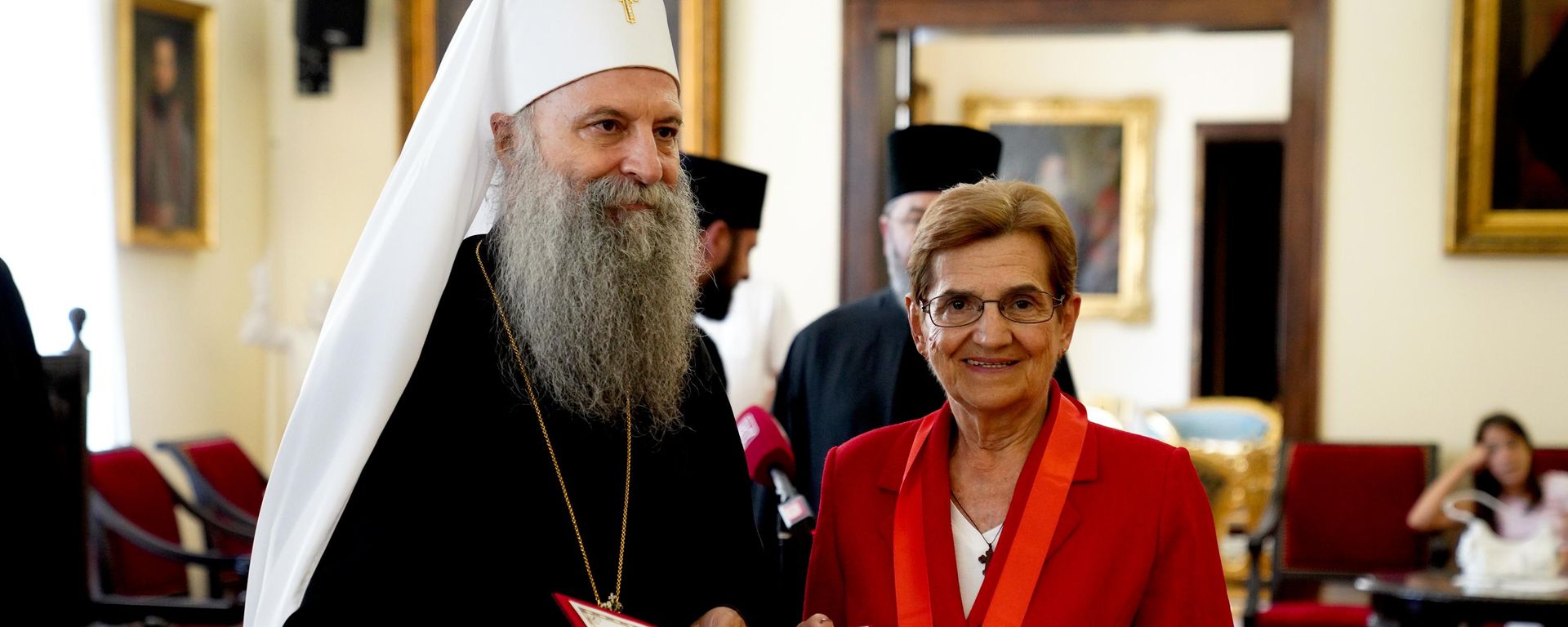 Патријарх Порфирије одликовао Даницу Маринковић Патријарх Порфирије одликовао Даницу Маринковић - Sputnik Србија, 1920, 30.06.2026