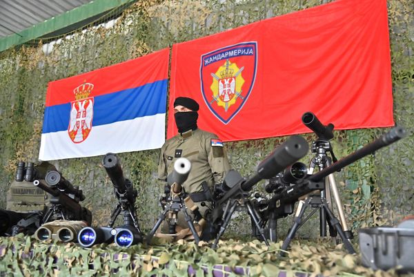 На тактичко-техничком збору приказано је наоружање, специјализована опрема, возила и ронилачка опрема коју ова јединица користи у најсложенијим безбедносним ситуацијама - Sputnik Србија