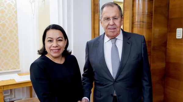 Министар спољних послова Русије Сергеј Лавров и стална представница Гвајане при Уједињеним нацијама Каролин Родригес-Биркет, кандидат за место генералног секретара УН - Sputnik Србија