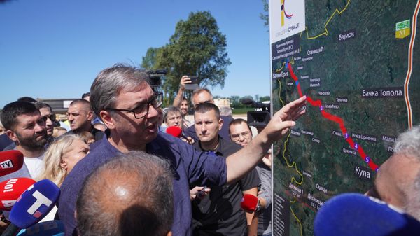 Predsednik Aleksandar Vučić obilazu radove kod Bezdana  - Sputnik Srbija
