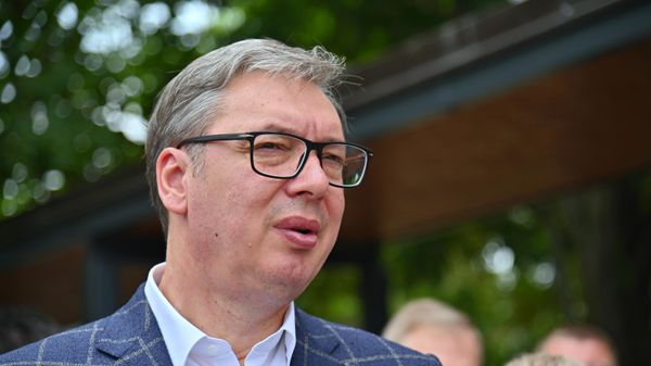 Вучић из Париза: Идем на самит у Кијев, али ни то неће бити једноставно