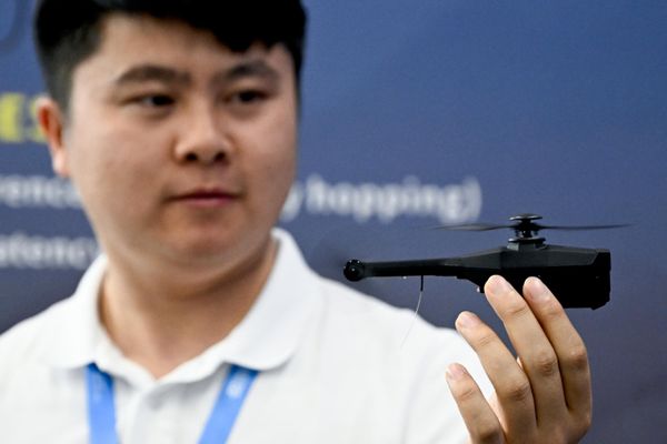 Микродрон на штанду компаније „HQ Innovation“ - Sputnik Србија