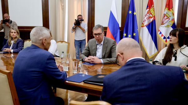 Presdesnik Srbije Aleksandar Vučić i ambasador Rusije u Srbiji Aleksandar Bocan-Harčenko  - Sputnik Srbija