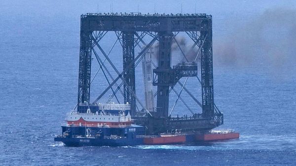 Kina izvela prvo uspešno kontrolisano vraćanje prvog stepena rakete-nosača iz orbite - Sputnik Srbija