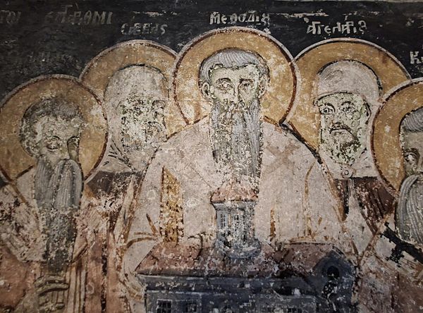 Првобитни живопис цркве није сачуван. Фреске које данас красе светињу дело су иконописца Зографа Трпа који је 1800. године осликао гробницу Светог Наума, а затим 1806. и целу цркву - Sputnik Србија