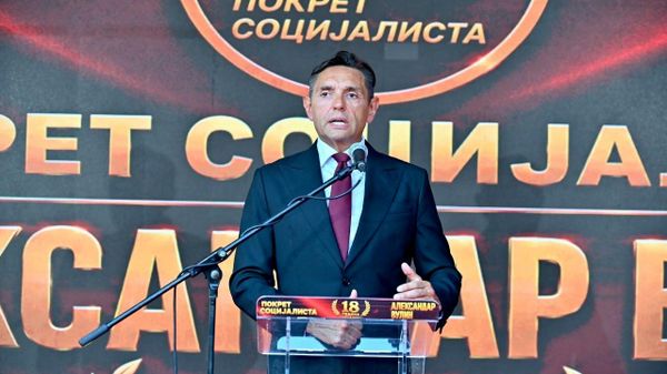 Вулин: Време је да Срби кажу шта мисле, желимо референдум о ЕУ и БРИКС-у /видео/