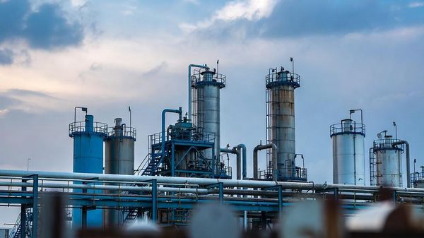 Цене нафте порасле највише у месец дана због нових ескалација на Блиском истоку