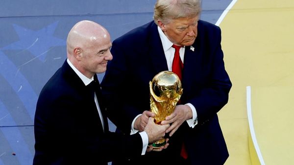 Prezident FIFA Džanni Infantino i prezident SŠA Donalьd Tramp na ceremonii nagraždeniя posle okončaniя finalьnogo matča čempionata mira po futbolu  - Sputnik Srbija