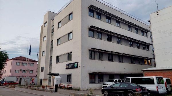 Општинари приведени у спору око рушења у Северној Митровици пуштени након разговора у полицији