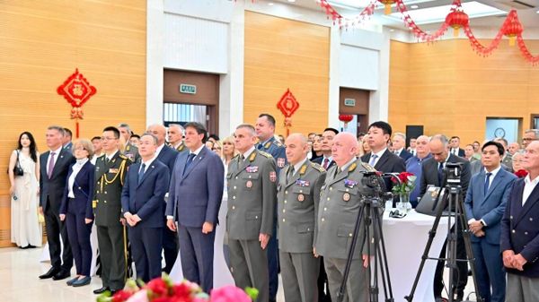 U kineskoj ambasadi obeležena 99. godišnjica osnivanja Narodnooslobodilačke armije U kineskoj ambasadi obeležena 99. godišnjica osnivanja Narodnooslobodilačke armije - Sputnik Srbija