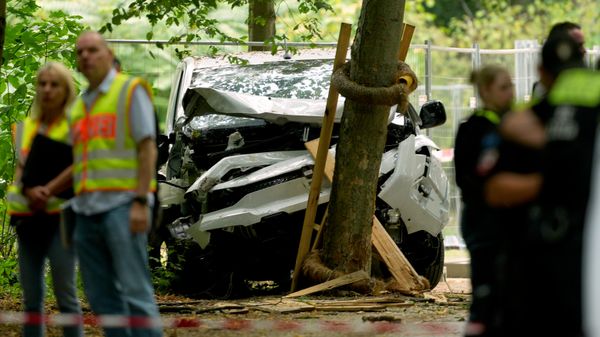 Automobil korišćen za napad na Prajd u Berlinu  - Sputnik Srbija