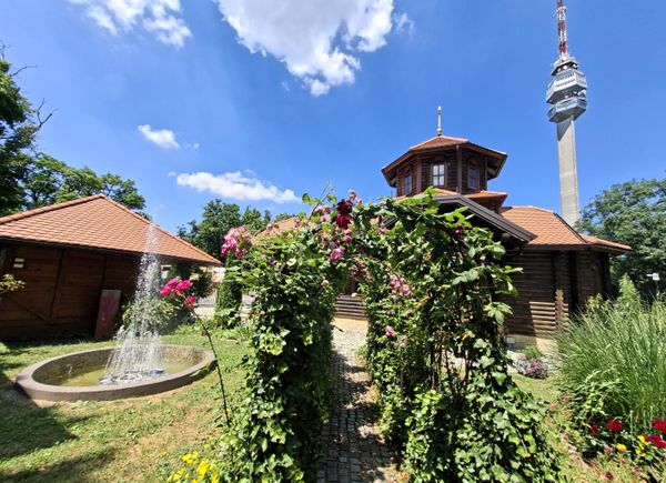 Taj praznik se proslavlja kao hramovna slava crkve-brvnare na Avali.  Toga dana se u hramu služi sveta Liturgija  - Sputnik Srbija
