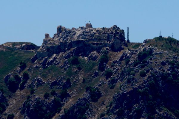 Унеско је заштитио и пет утврђених локалитета распоређених широм историјске области Џабал Амел у јужном Либану: Калаат ал Шакиф (замак Бофор), Калаат Тибнин (замак Торон), Калаат Шакра (замак Дубије), Калаат Деир Кифа (замак Марон) и Калаат Шама (замак Шама). Унеско је заштитио и пет утврђених локалитета распоређених широм историјске области Џабал Амел у јужном Либану: Калаат ал Шакиф (замак Бофор), Калаат Тибнин (замак Торон), Калаат Шакра (замак Дубије), Калаат Деир Кифа (замак Марон) и Калаат Шама (замак Шама). - Sputnik Србија