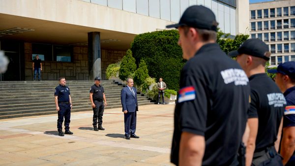 Дачић испратио српске ватрогасце-спасиоце који ће гасити пожаре у Француској  - Sputnik Србија