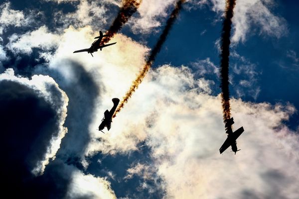 Akrobatska grupa „Prvi let“ izvodi pokazni let. - Sputnik Srbija