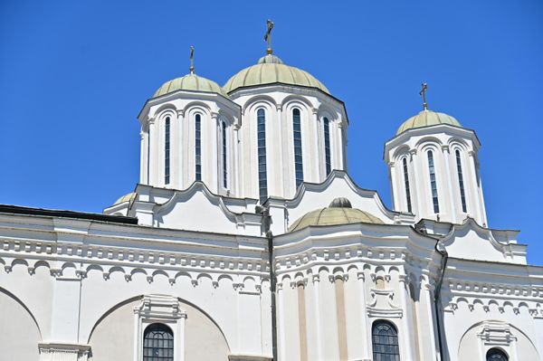 Zbog oštećenja koje je hram u ratnim godinama pretrpeo, dve decenije kasnije doneta je odluka o njegovoj komplentnoj rekonstrukciji. Tada je crkva dobila sadašnji monumentalni izgled. - Sputnik Srbija